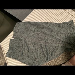 lululemon leggings. size 6.